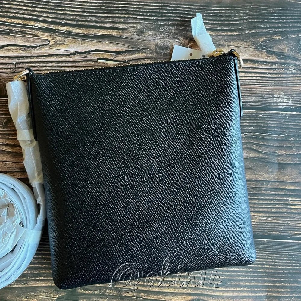NWT Coach Black Leather Crossbody Bag Kitt Messenger - Picture 2 of 5